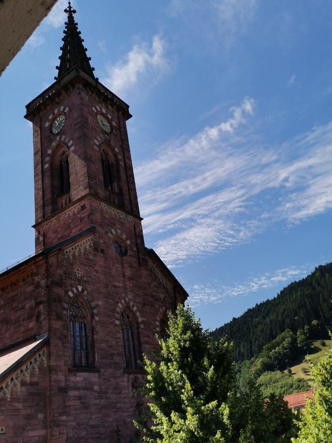 Hotel Gruener Baum - Hotel Im Murgtal, Schwarzwald Вайзенбах Экстерьер фото